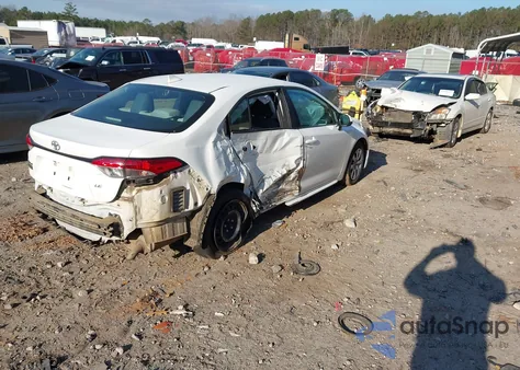 2021 Toyota Corolla Le z USA, uszkodzony, nr VIN 5YFEPMAE6MP213825